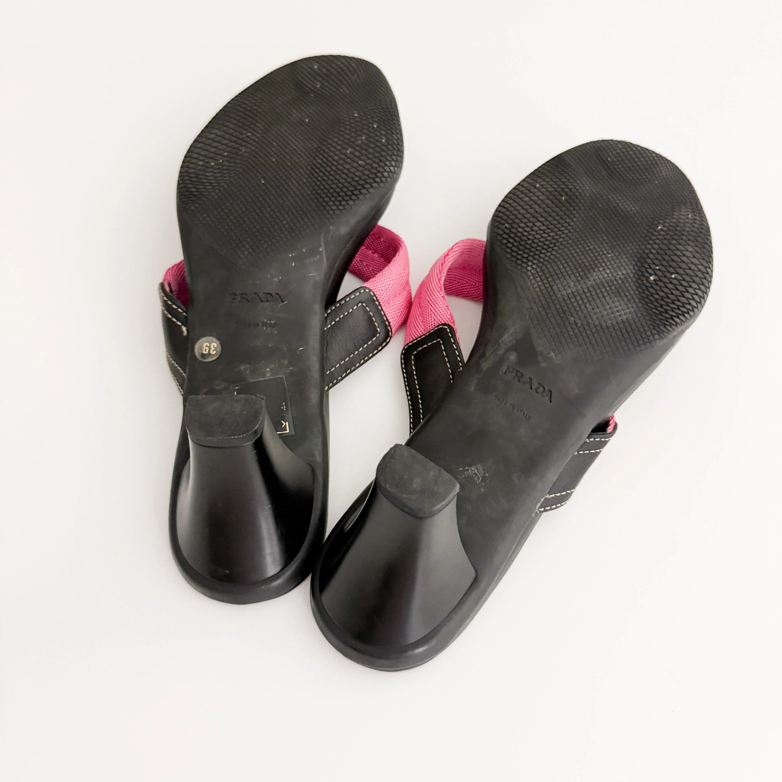 Fendi Vintage Painted Flower Heels (US 9 M) — sororité.
